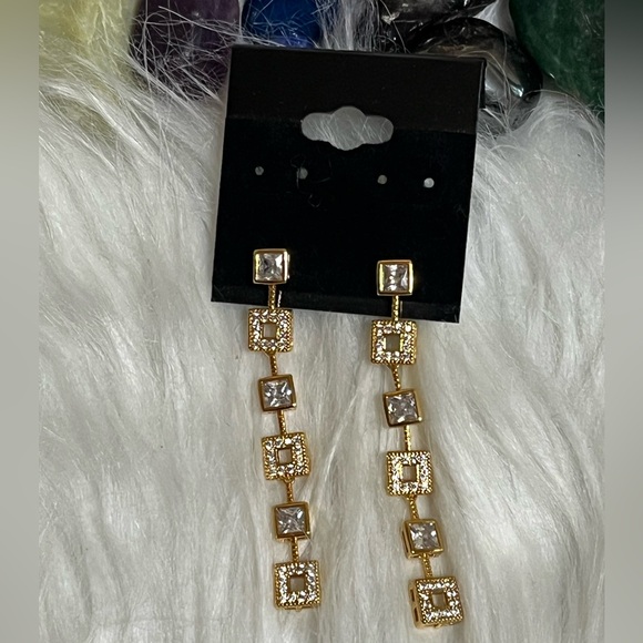 Chic Drop Earrings - Picture 1 of 6